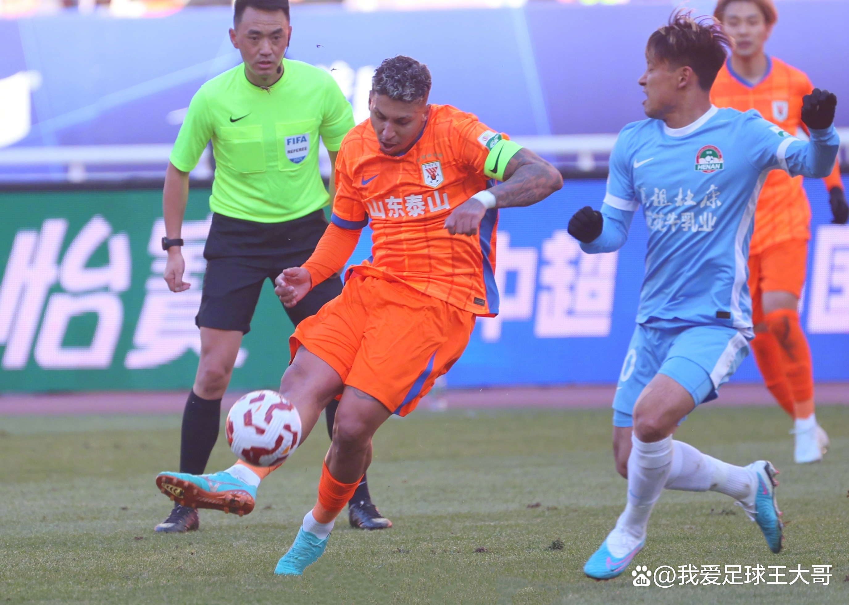 赛前山东泰山备战NBA季后赛;遗憾出局细节曝光;球迷炸锅;赛季目标并未改变的简单介绍 赛前山东泰山备战NBA季后赛;遗憾出局细节曝光;球迷炸锅;赛季目标并未改变的简单介绍