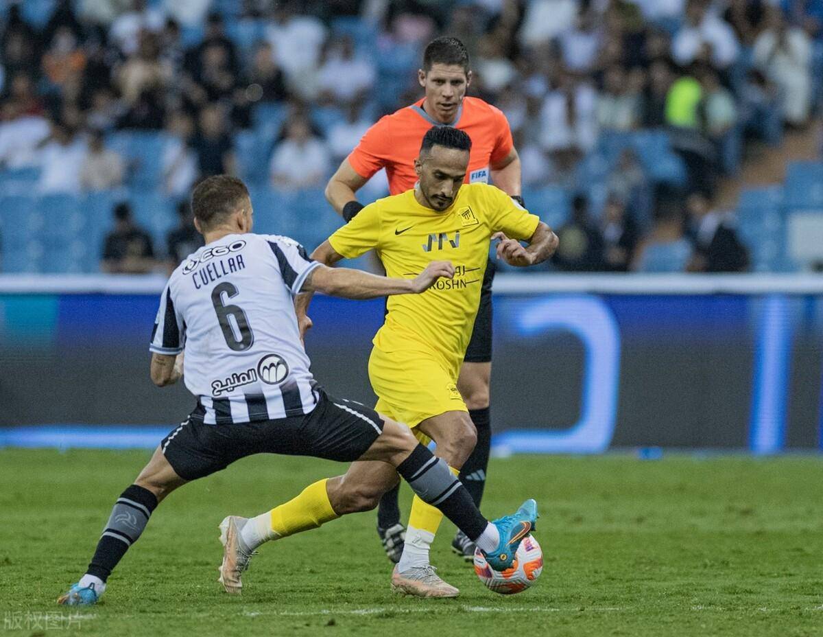 今晨突围战来临，武汉三镇围绕亚冠状态回暖，赛场秩序良好，球探报告显示潜力的简单介绍